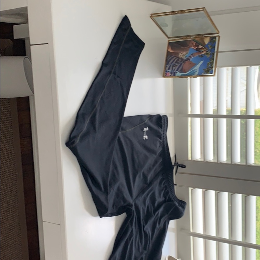 Men’s size XL under Armour running pants -